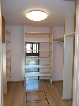 2階から1階へー住まい方を変える為1階を全面リフォーム